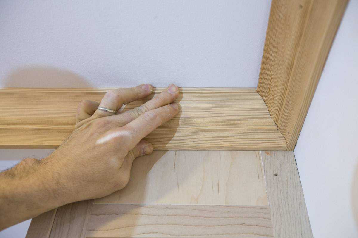 Монтаж деревянного плинтуса: делаем монтаж напольного плинтуса своими руками