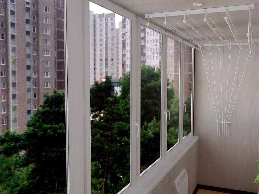 Потолочная сушилка для белья на балкон - удобное приспособление, снимающее сразу несколько проблем Разберемся, как выбрать нужный вариант