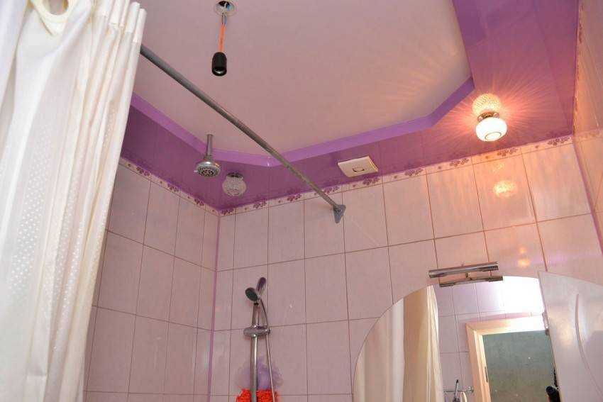 Натяжные потолки в ванной: особенности, виды, монтаж