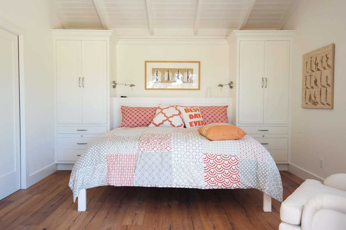 Дизайн маленькой спальни 6 кв. м для двоих: особенности оформления, виды планировки, советы опытных дизайнеров, реальные фото