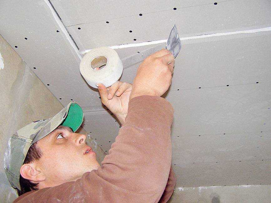 Как шпаклевать потолок под покраску своими руками - полезные рекомендации начинающим мастерам